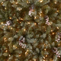 7 ft. Pre-Lit Dunhill Fir Tree with 700 Clear Lights